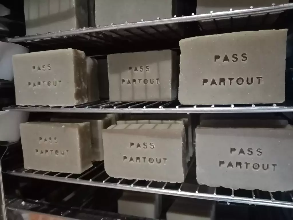 savons gravés au nom de passpartout